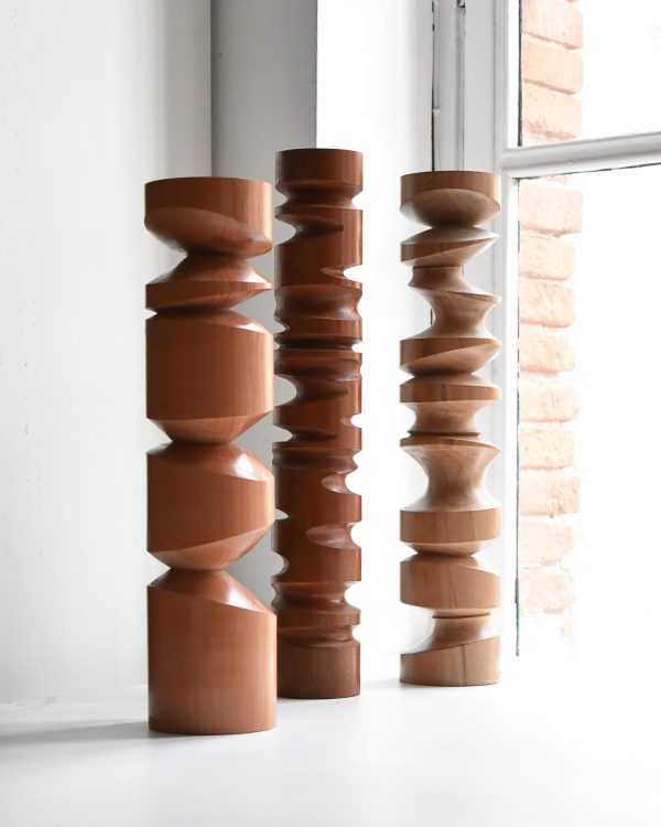 Collision n. 41 Alisier H. 42.5 cm D. 10 cm - Collision n.37 , Sipo, H. 48 cm D. 8 cm - Collision n. 42 Noyer H. 47.5 cm D. 9.5 cm Samuel Latour